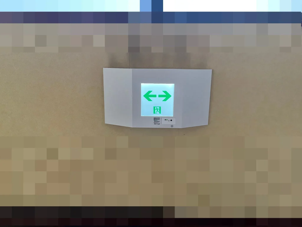 栃木市 誘導灯 交換工事 施工後