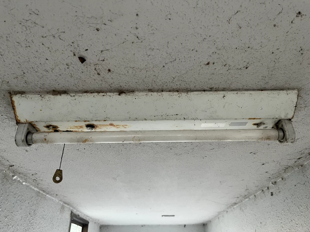 栃木市 非常用照明器具 交換工事 施工前